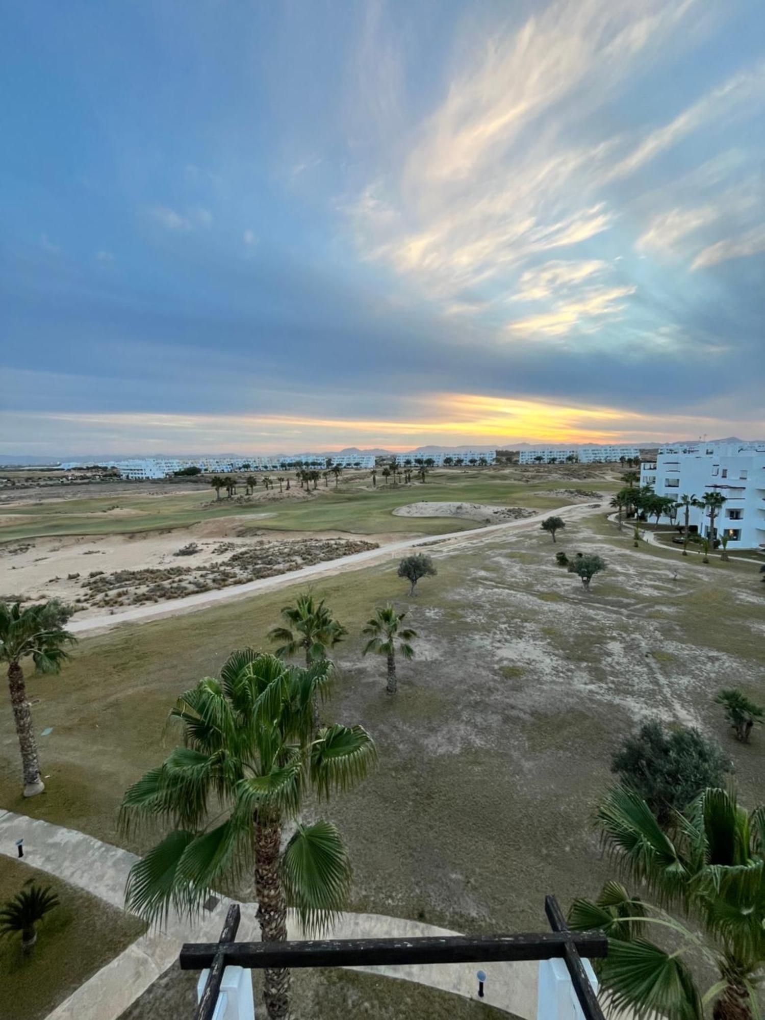 Las Terrazas De La Torre Golf Roldan Bagian luar foto